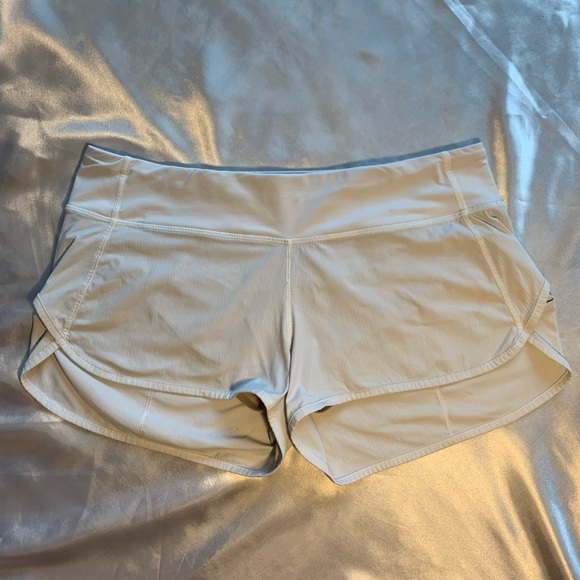 Lululemon Speed Up Low-Rise Short 2.5” - Picture 3 of 5